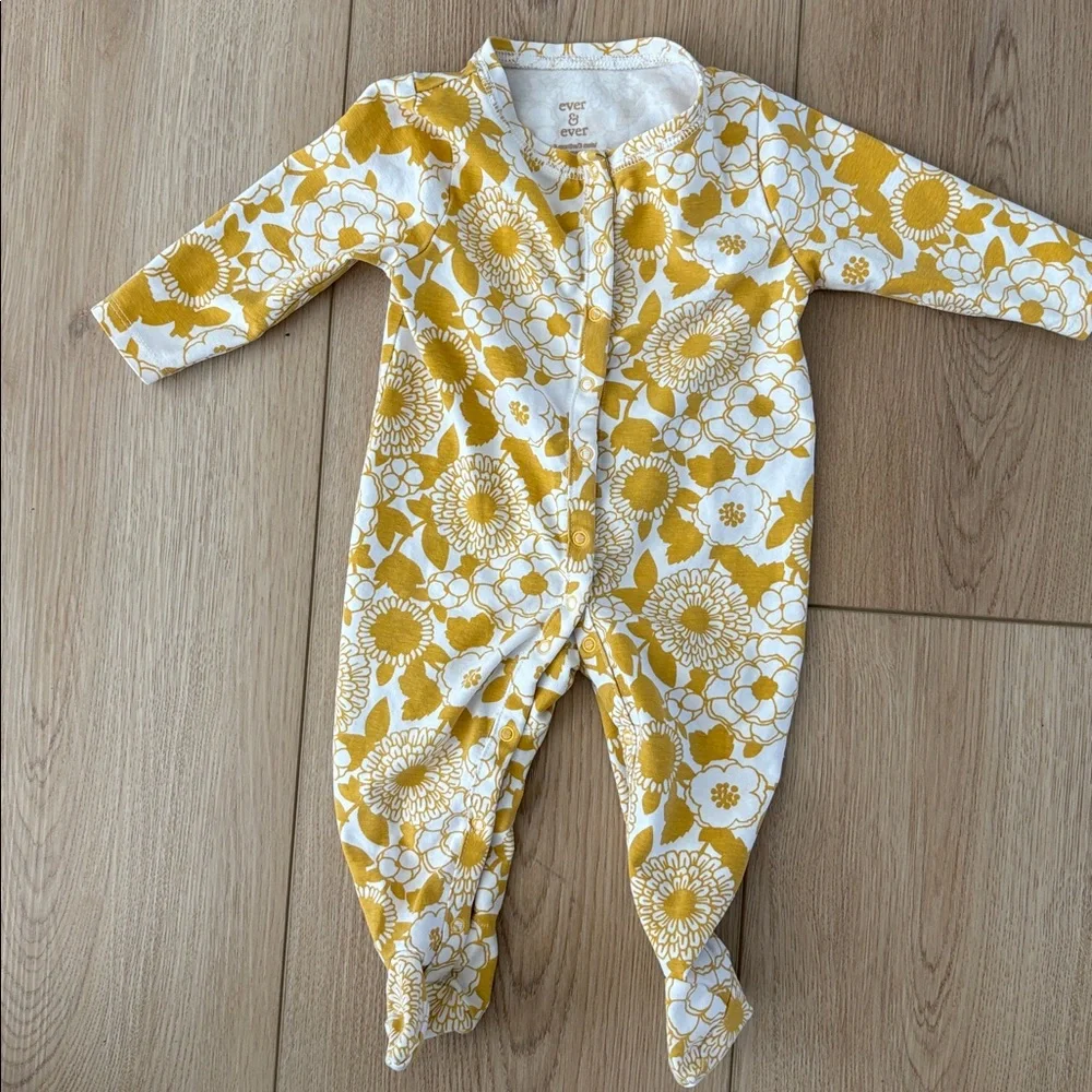 Ever & Ever Baby Footed Sleeper‎ 0-3M Yellow Floral Snap Pajamas
